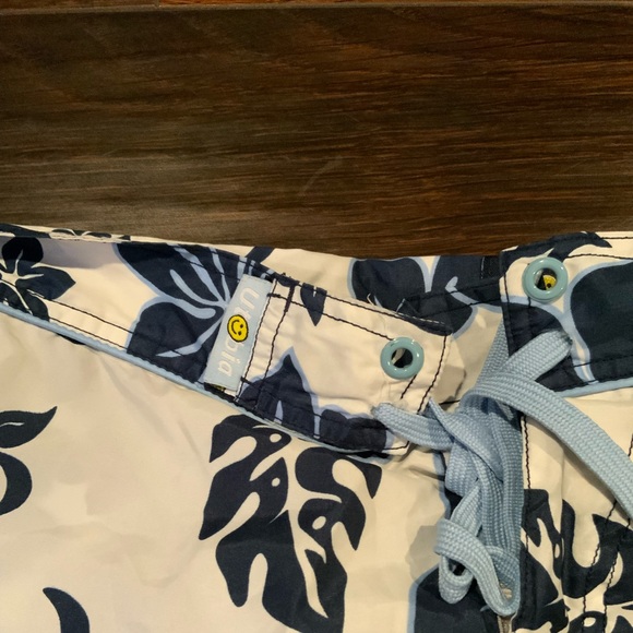 Utobia Board Shorts - Picture 4 of 4
